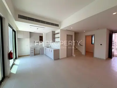 LUXURY | UNFURNISHED | BEST PRICE
