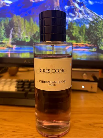 Christian Dior Gris Dior Eau de Perfume 200ml