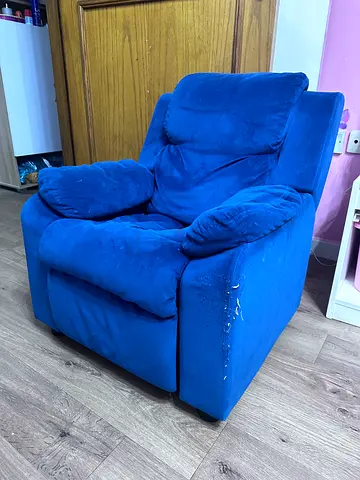 Children’s blue single-seater armchair