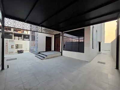 فخامة أول ساكن | 7 غرف ماستر + مجلس + صالة + غرفة خادمة + روف