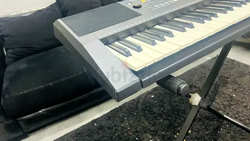Yamaha Keyboard PSR E343/Synthesizer with Stand and adapter
