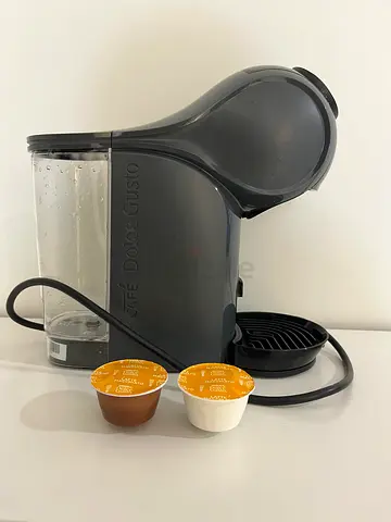 Nescafé Dolce Gusto Genio S Plus Coffee Machine + Capsules