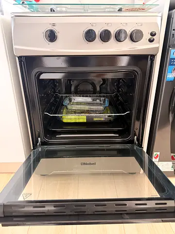 freestanding gas oven with grill - great working condition
