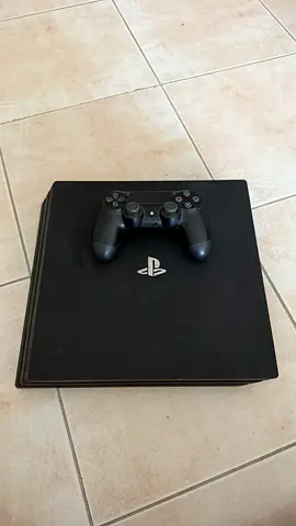 Sony PS4 Pro 1TB + Controller + 17 Games | Firmware 8.52