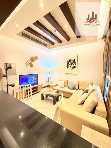 الشارقه الرفاعه شاطي الحيره شقه غرفه وصاله ومطبخ وحمام