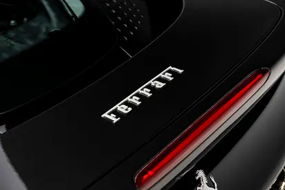 2021 Ferrari SF90 STRADALE — миниатюра 19