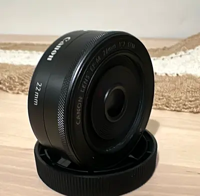 Canon EF-M 22mm f/2 STM Pancake Lens - Excellent Condition