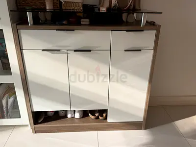 Show cabinet
