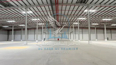 مستودع جديد للإيجار في الصجعة | 60,000 قدم | نظام حريق | كهرباء 44 كيلووات