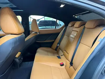 صورة 14 لـ 2025 Lexus IS-SERIES