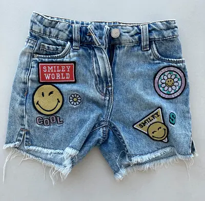 Cool & Edgy: The Perfect NEXT x SmileyWorld® Patch Denim Shorts (Age 4)! 🩳🌈✨