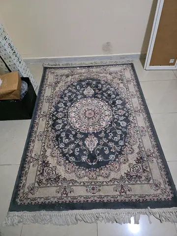 Classic Persian-style area rug - 5x7 ft, good condition 120x170