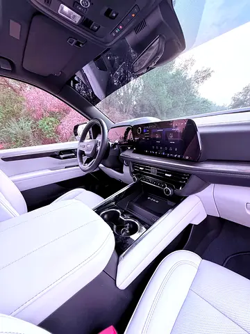 2025 Chevrolet TAHOE 照片 8
