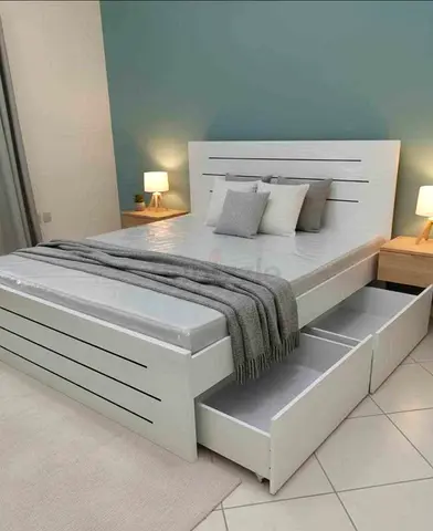 Brand New wooden Queen size 150x190cm white bed with Storage Drawers and mattress