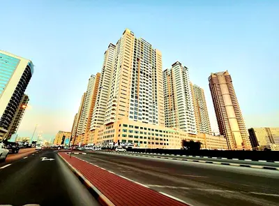 شامل كل الفواتير / موقع استراتيجي / برج متكامل / مساحه الاستديو كبيره جدا