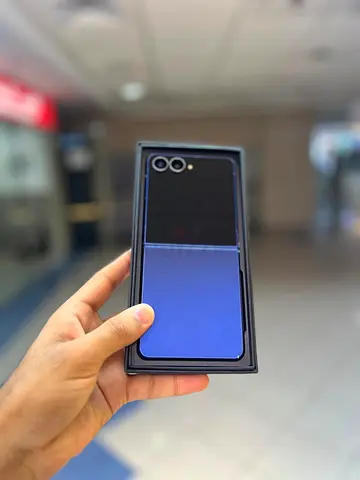 Flip 7 blue black colour