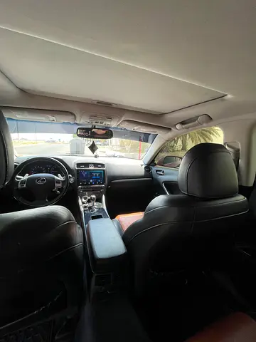 صورة 1 لـ 2013 Lexus IS-SERIES