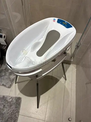 AquaScale V3 Next Generation Digital Baby Bath, White