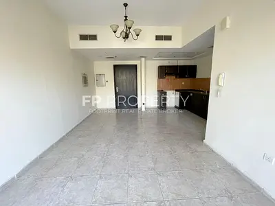 CHILLER FREE /UNFURNISHED 1BHK/NEXT TO MALL/VACANT