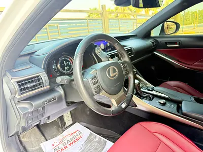 صورة 13 لـ 2018 Lexus IS-SERIES