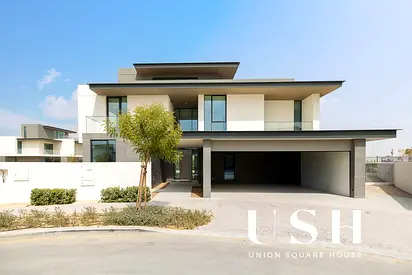 Vastu Unit | Curved Plot | 5BR | Bright Villa | Genuine Listing
