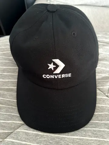 Convrerse black and white hat adjustable size never used