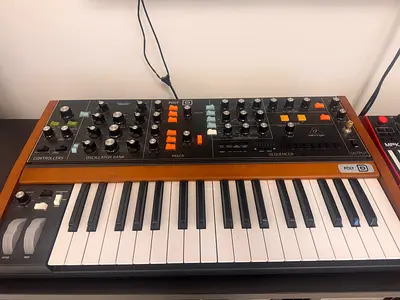 Behringer Poly D Analog Synthesizer