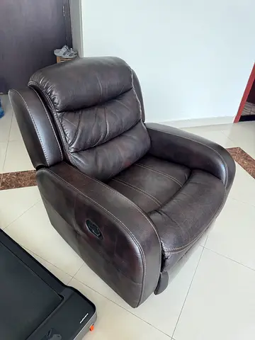 Urgent sell Home center Chaplin recliner