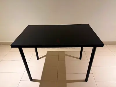 Table black