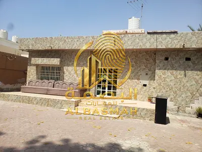 للبيع بيت في المنصورة – الشارقة  فرصة استثمارية وسكنية بسعر مميز  بيت بمساحة جيدة وملحق مستقل، مناسب للسكن العائلي أو للاستثمار، مع دخل إيجاري قائم