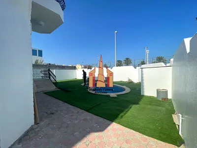 Near beach Near Park private pool parking like new 5 bedroom villa central ac hall Majlis 130k