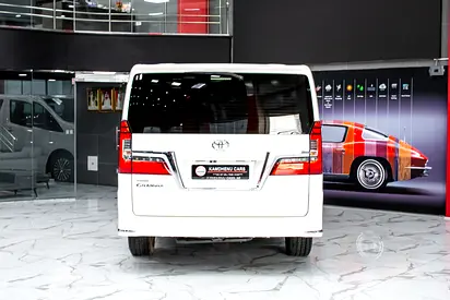 صورة 7 لـ 2023 Toyota GRANVIA