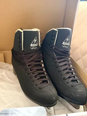Artiste by Jackson Ice Skates - Size EU39, Lightly Used