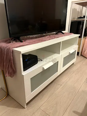 White Ikea TV Entertainment Unit with Glass Drawers - Great Condition