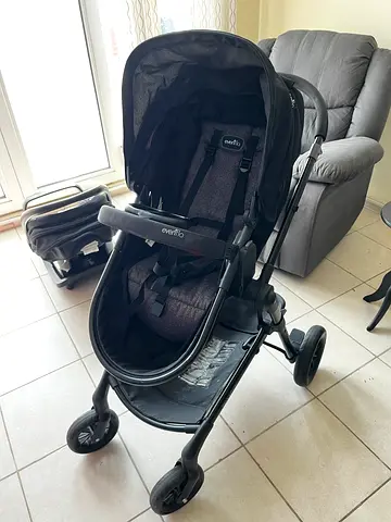Evenflo Pivot Travel System Stroller and Car Seat / Sparingly used