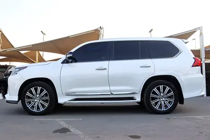 2017 Lexus LX-SERIES photo 6