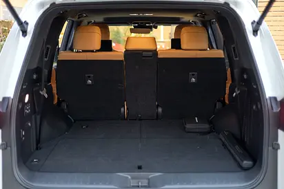 2023 Lexus LX-SERIES photo 9
