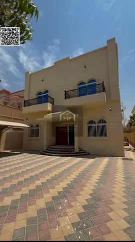 فرصة رائعة لامتلاك فيلا بموقع مميز في منطقة المويهات 1، بجوار جميع الخدمات، وعلى مقربة من المدارس، والمساجد، والأسواق، والطرق الرئيسية.