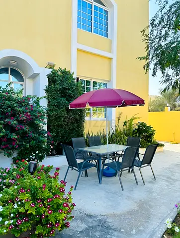 Master room for a lady near beach
