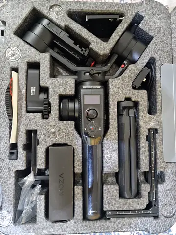 Moza AirCross 2 – Professional Camera Gimbal