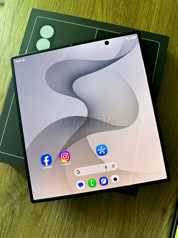 Samsung Galaxy Z Fold 8 Ultra 256GB – Black Shadow – Like New