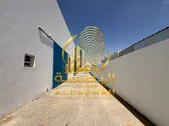 Warehouse for rent in Al Sajaa Industrial in Sharjah, Al Hunu New Area, 1,250 square feet