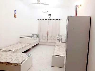 Reday to move female Bedspce available Sharaf dg metro station