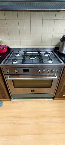 Free delivery BERTAZZONI top Gas Oven electric cooker 90 cm- 5 Burners, Good Condition