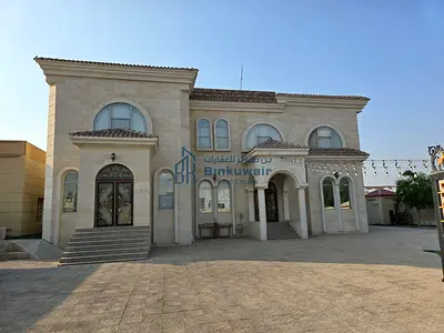 للبيع فيلا فخمه منطقه الرقيبه 4 ضاحية السيوح عمر 7 سنوات