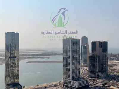 شقة ثلاث غرف وصالة في الممزر قرب مخرج دبي مع أربع حمامات وستور أو غرفة خادمة وجيم ومسبح ومسجد وموقع مناسب للسكن العائلي