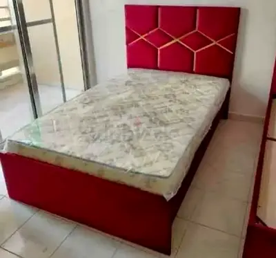 Single velvet bed with mattress