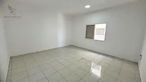 Spacious studio apartment with a separate kitchen, located in a prime location close to all essentia
