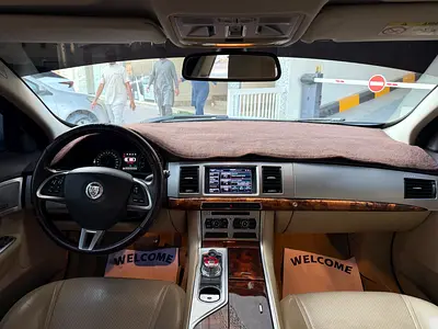 2014 Jaguar XF 照片 2