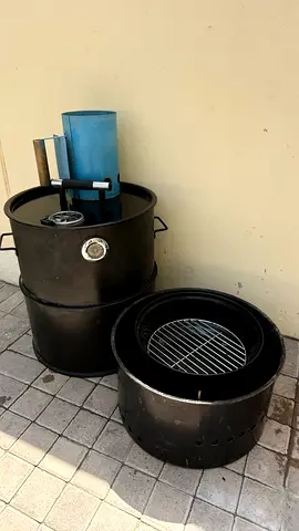 Charcoal Drum Smoker / BBQ Grill - Used